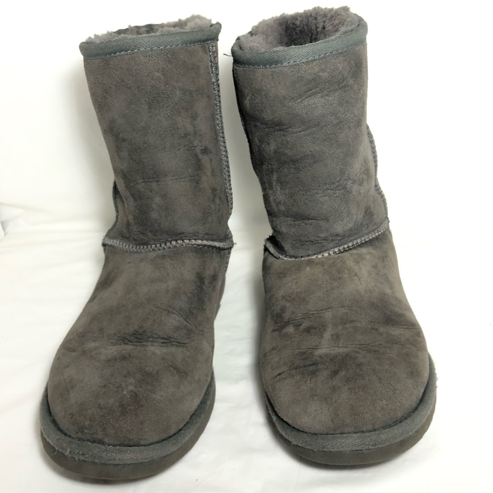 UGG Australia 5825 Women GRAY SUEDE Boots SZ 6